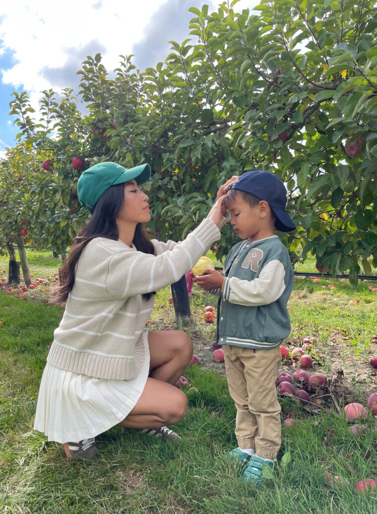 apple picking mom son family fall outfits boston lookout farm