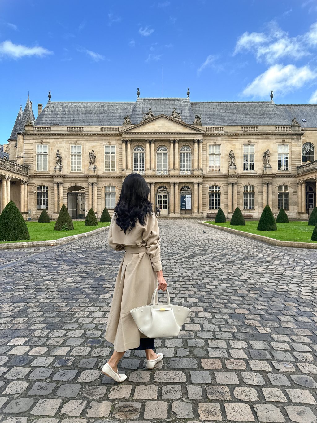 Musée des Archives Nationales oak fort trench coat dolce vita flats